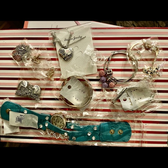 New 11pc. Personalized Jewelry Lot - Picture 11 of 11